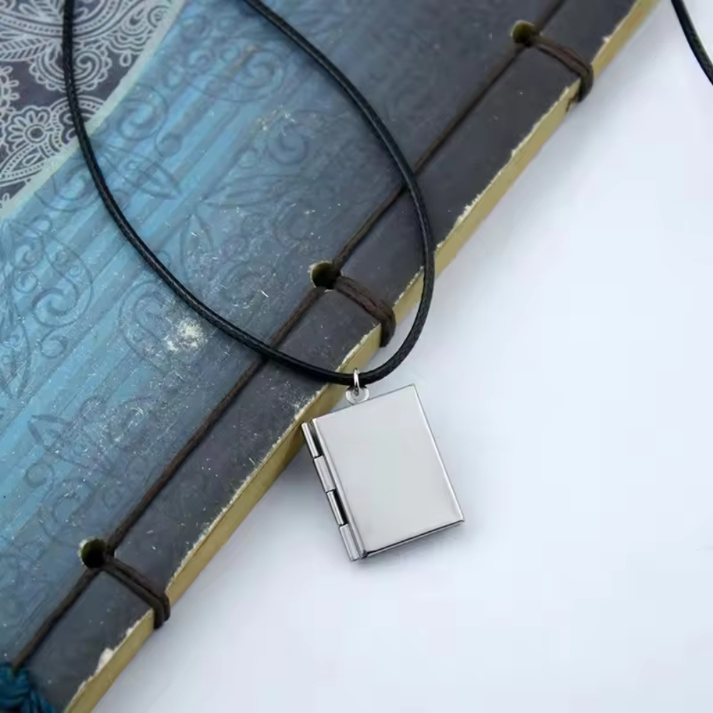 Square Photo Frame Pendant Ne - đánh giá và giá Men Accessories Photos